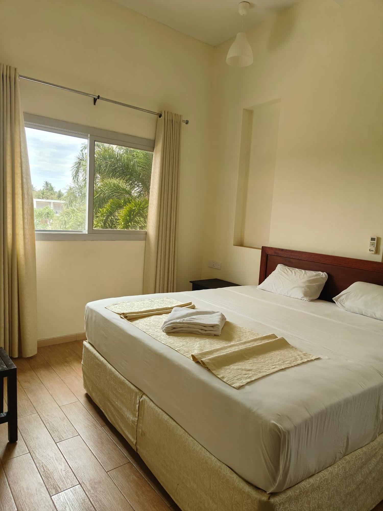 Royal Point Arugambay Hotell Arugam Bay Rum bild