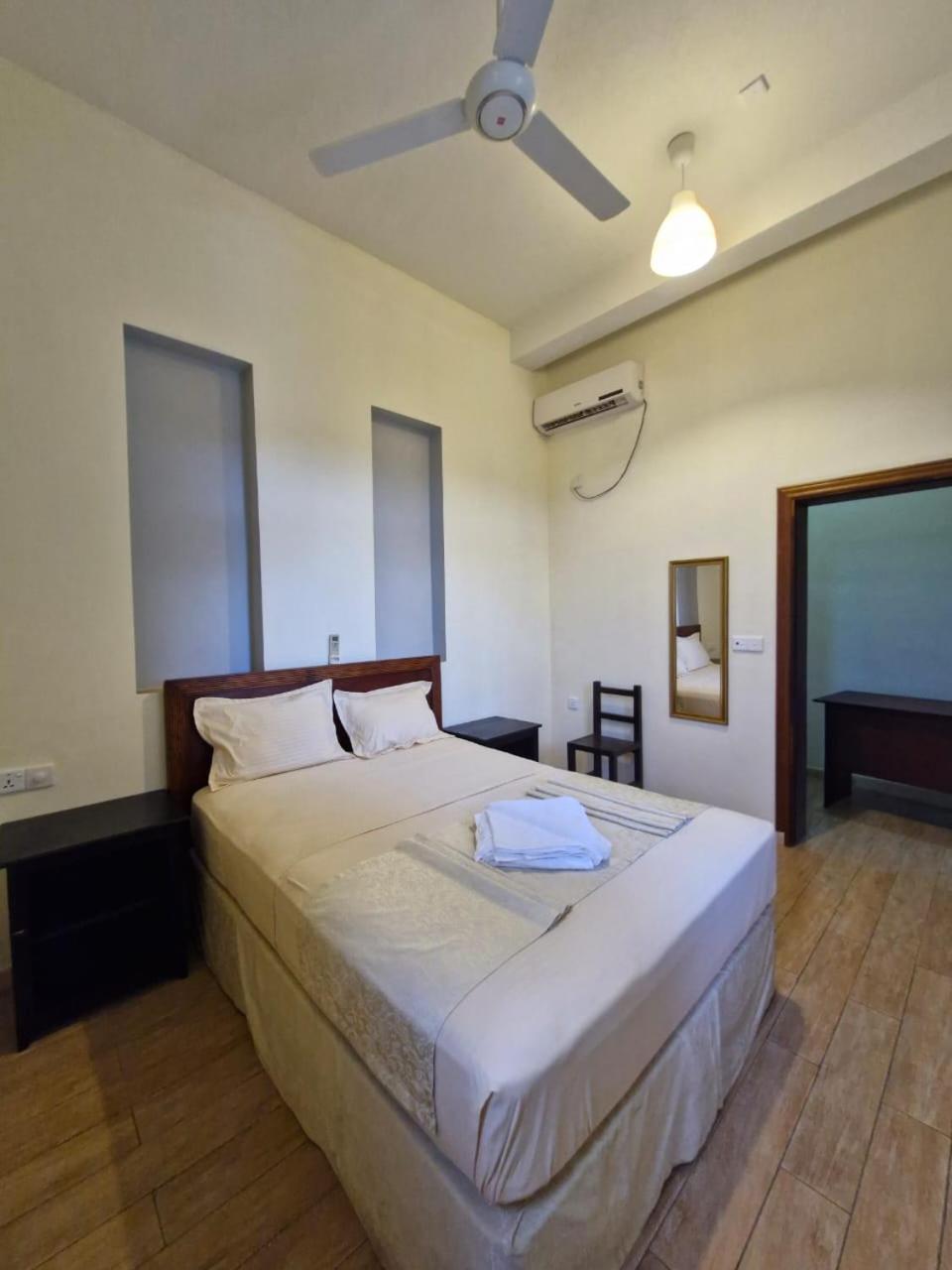 Royal Point Arugambay Hotell Arugam Bay Rum bild
