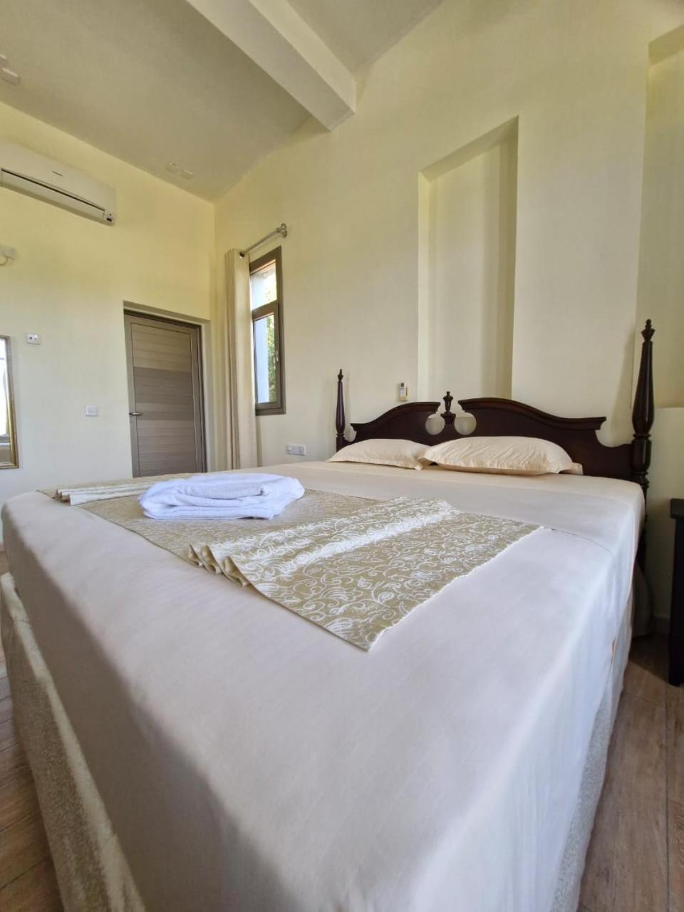 Royal Point Arugambay Hotell Arugam Bay Rum bild